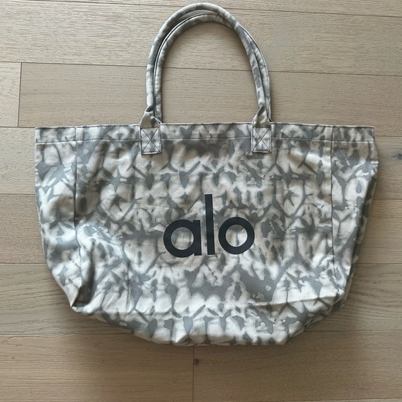 ALO Yoga Handbags - ALO Tote Bag NEW